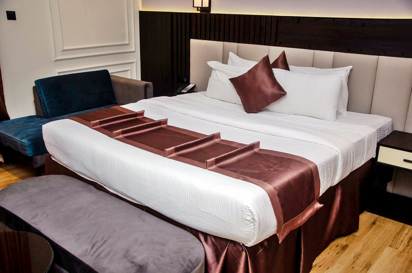 /web/uploads/116/Villa Toscana Luxe/room-photos/Executive room/Executive-Room-.jpg